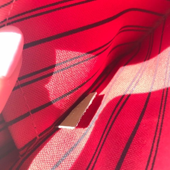 Louis Vuitton Neverfull MM - Picture 13 of 14